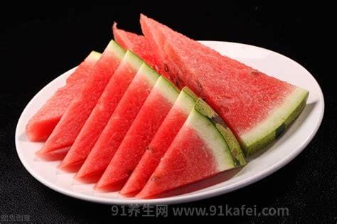 吃西瓜的好处和坏处,含有大量的营养成分/延缓衰老