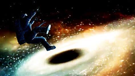 哪个宇航员掉入过黑洞吗，没有/太过神秘充满了想象空间
