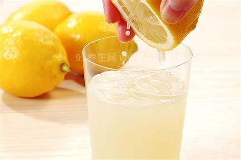 柠檬泡水喝的9大禁忌，睡前不宜喝/喝