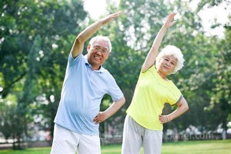 老年人玩健身球对身体有什么好处